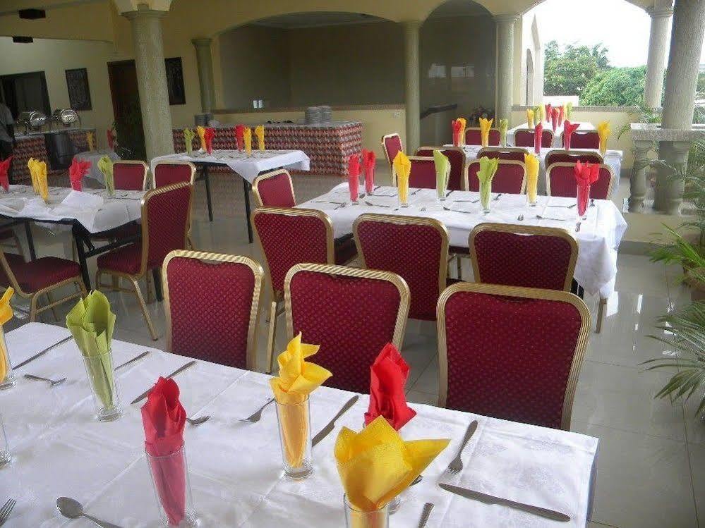 לומה Hotel Residence Flamani מראה חיצוני תמונה