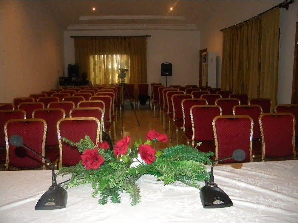 לומה Hotel Residence Flamani מראה חיצוני תמונה
